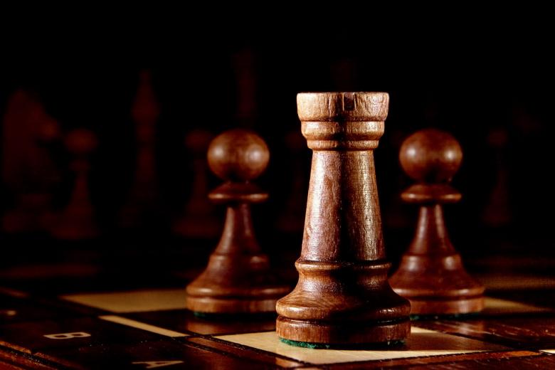 Word: “HE” in “CHESS” – Episode 2