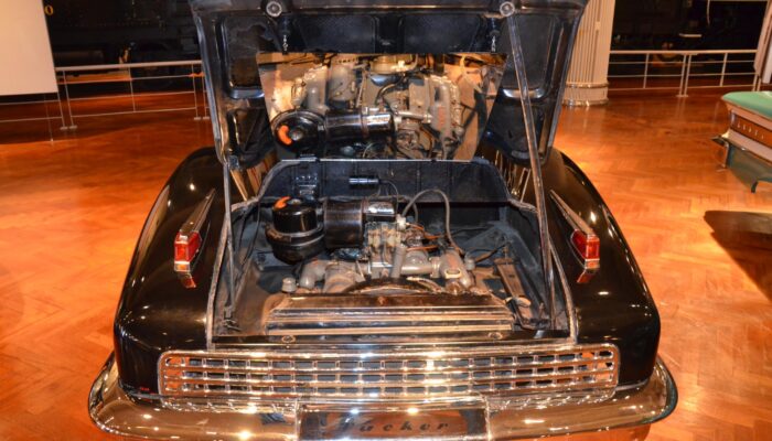 1948_Tucker_48_-_The_Henry_Ford_-_Engines_Exposed_Exhibit_2-22-2016_(4)_(31341938983)
