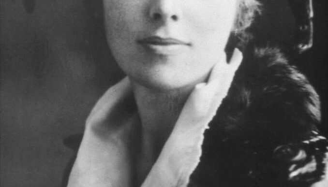 amelia-earharts-pilot-license-6017-photo-3ffc25-1024